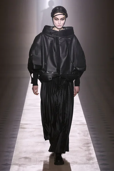 Look 13